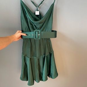 Selfie Leslie Emerald green dress